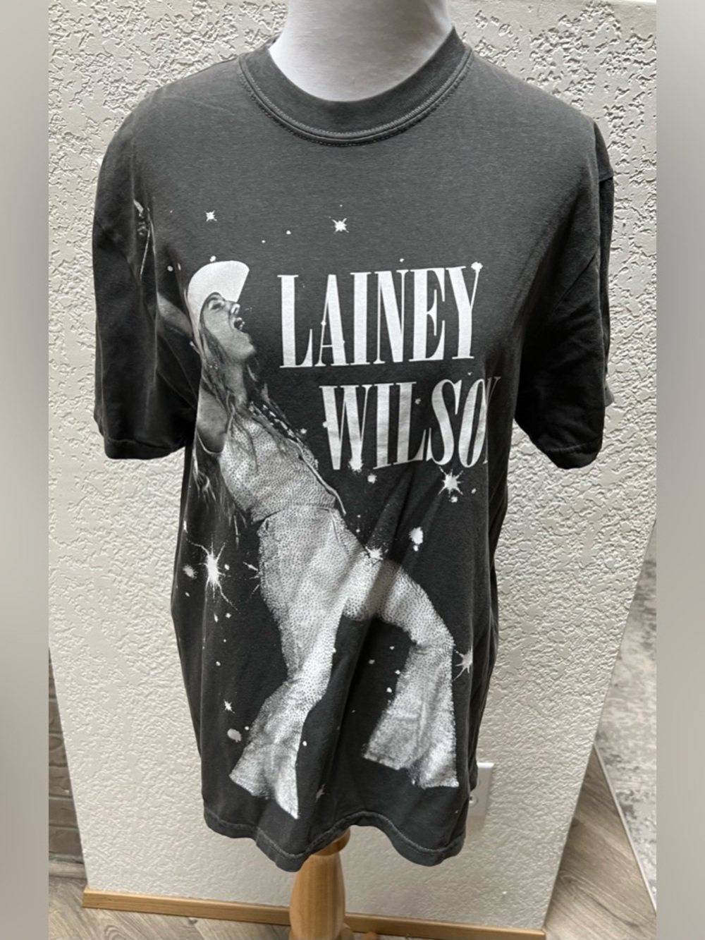 Lainey Wilson Whirlwind World Tour Country T-Shirt Size Medium